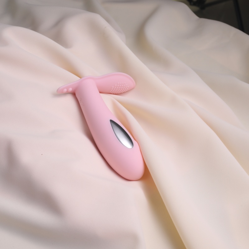 3016-P wearable G-spot vibrator scene (2).JPG